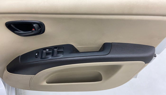 2015 Hyundai i10 MAGNA 1.1 IRDE2, Petrol, Manual, 11,849 km, Driver Side Door Panels Control