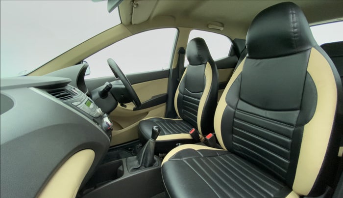 2014 Hyundai Eon MAGNA PLUS, Petrol, Manual, 75,005 km, Right Side Front Door Cabin View