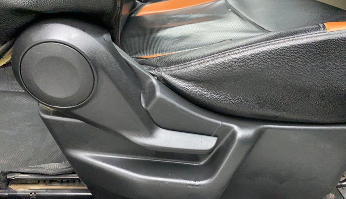 2019 Maruti New Wagon-R LXI CNG 1.0 L, CNG, Manual, 81,578 km, Driver Side Adjustment Panel