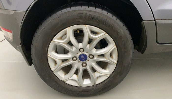 2017 Ford Ecosport TITANIUM 1.5L DIESEL, Diesel, Manual, 1,09,685 km, Right Rear Wheel