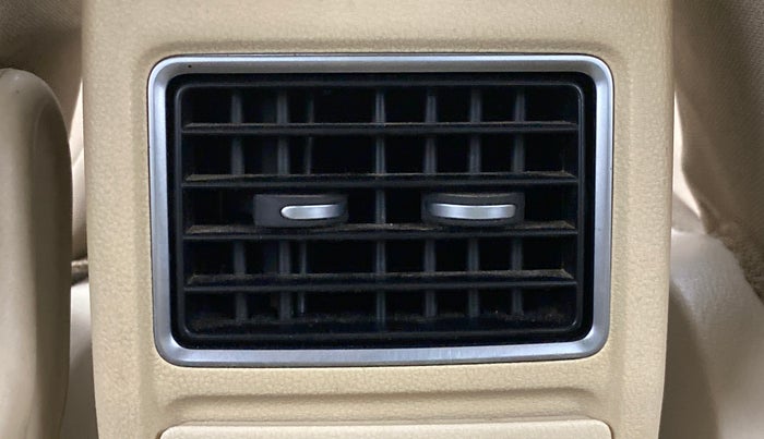 2011 Volkswagen Vento HIGHLINE DIESEL, Diesel, Manual, 99,009 km, Rear AC Vents