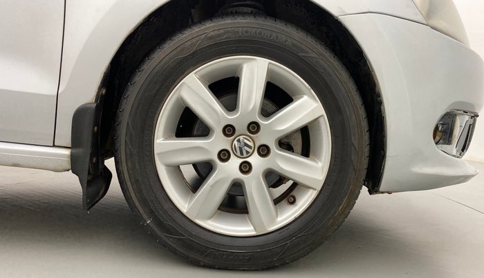 2011 Volkswagen Vento HIGHLINE DIESEL, Diesel, Manual, 99,009 km, Right Front Wheel