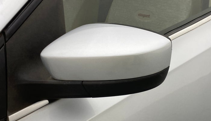 2011 Volkswagen Vento HIGHLINE DIESEL, Diesel, Manual, 99,009 km, Left rear-view mirror - Mirror motor not working