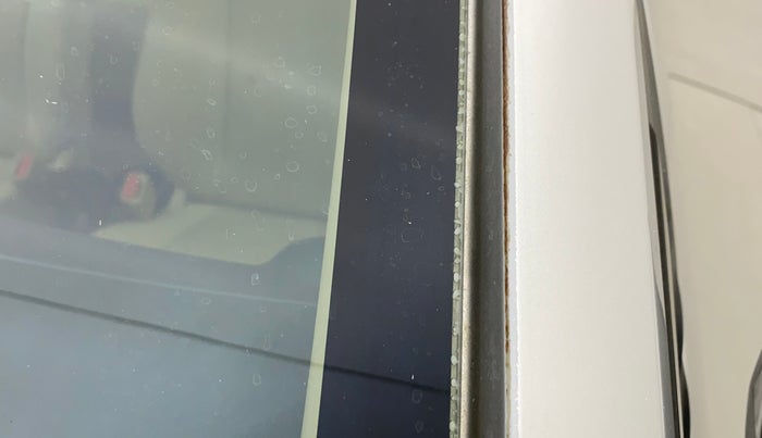2015 Honda Amaze 1.2L I-VTEC S, Petrol, Manual, 44,063 km, Left A pillar - Paint is slightly faded
