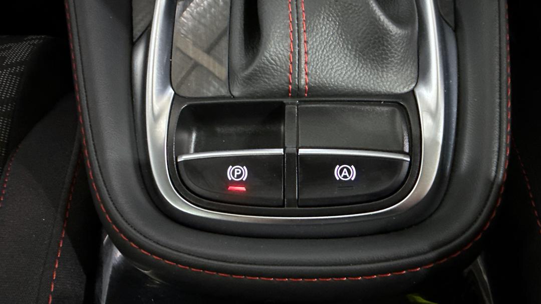2023 MG Zst Core, Automatic, 4763 km, Handbrake