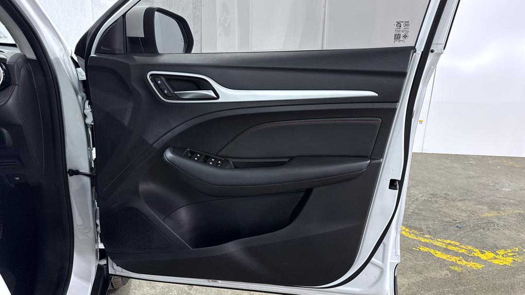 2023 MG Zst Core, Automatic, 4763 km, Speaker View