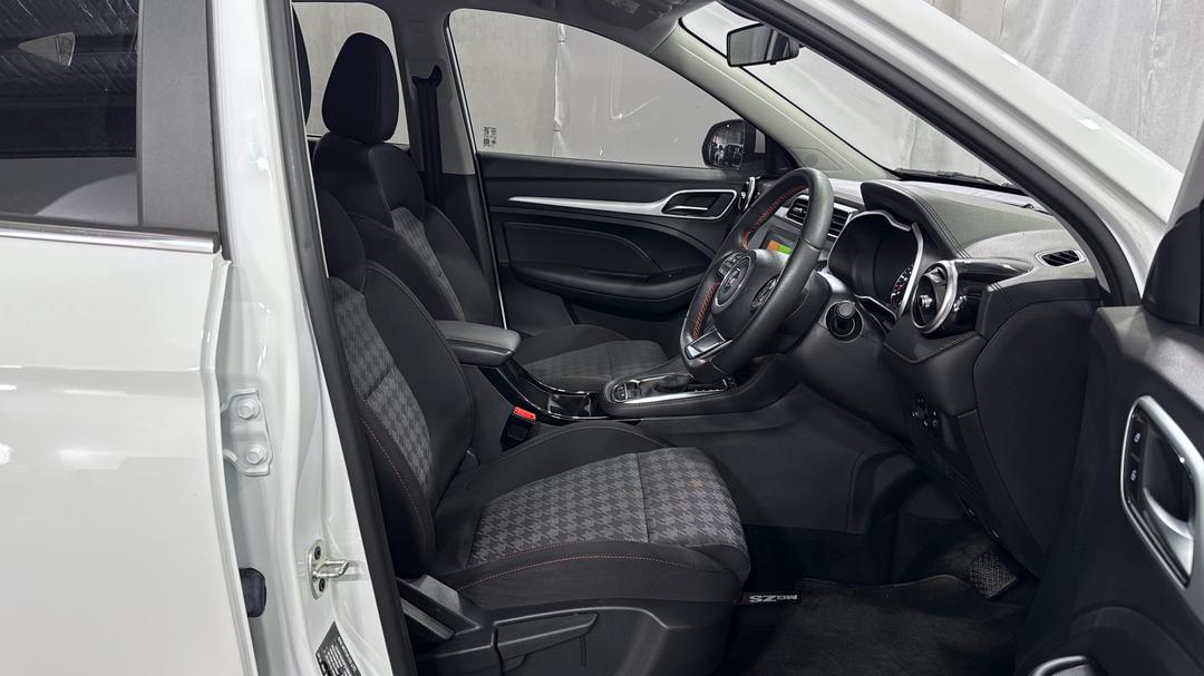 2023 MG Zst Core, Automatic, 4763 km, Right Side Front Door Cabin View