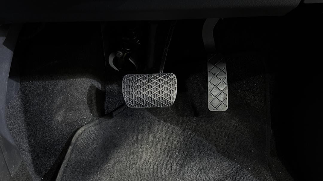 2023 MG Zst Core, Automatic, 4763 km, Pedals and Footmat