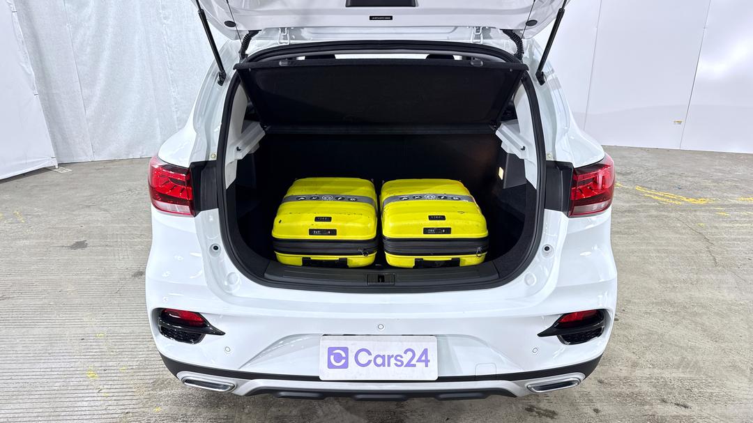 2023 MG Zst Core, Automatic, 4763 km, Boot Inside View with Luggage