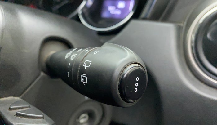 2019 Renault Duster 110 PS RXZ 4X2 AMT DIESEL, Diesel, Automatic, 24,617 km, Dashboard - Headlight height adjustment not working