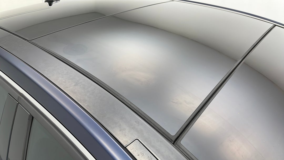 Roof/Sunroof View