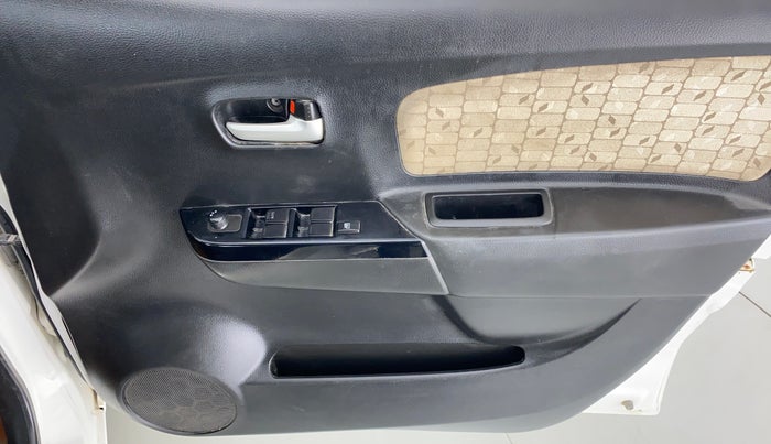 2017 Maruti Wagon R 1.0 VXI, CNG, Manual, 79,736 km, Driver Side Door Panels Control