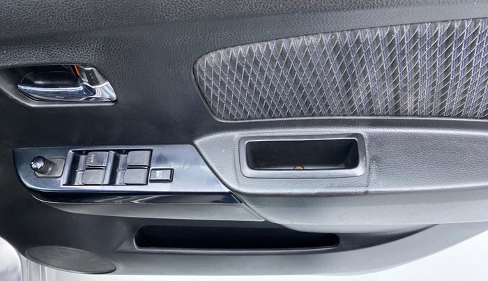 2014 Maruti Wagon R Stingray VXI, Petrol, Manual, 53,468 km, Driver Side Door Panels Control
