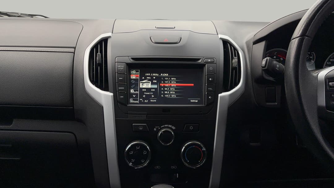 2019 Isuzu D-MAX Ls-m (4x4), Automatic, 113533 km, Center Console