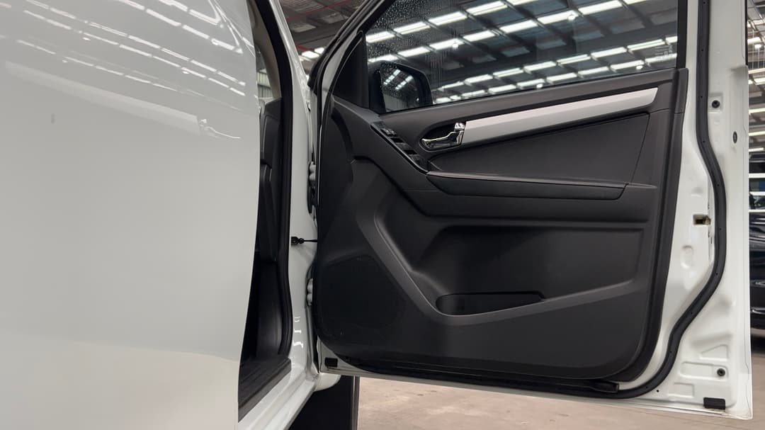 2019 Isuzu D-MAX Ls-m (4x4), Automatic, 113533 km, Speaker View