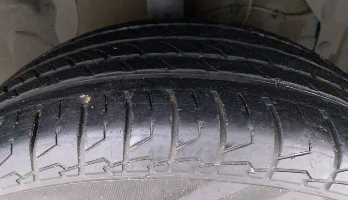2020 Maruti S Cross ALPHA 1.5 SMART HYBRID, Petrol, Manual, 26,852 km, Right Front Tyre Tread