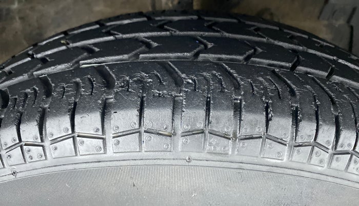 2016 Maruti Swift VXI D, Petrol, Manual, 21,344 km, Right Front Tyre Tread