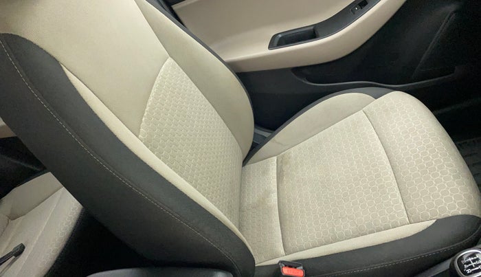 2016 Hyundai Elite i20 ASTA 1.2, Petrol, Manual, 52,955 km, Front left seat (passenger seat) - Cover slightly stained