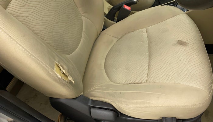 2014 Hyundai Verna FLUIDIC 1.6 VTVT SX AT, Petrol, Automatic, 27,180 km, Driver seat - Cover slightly torn