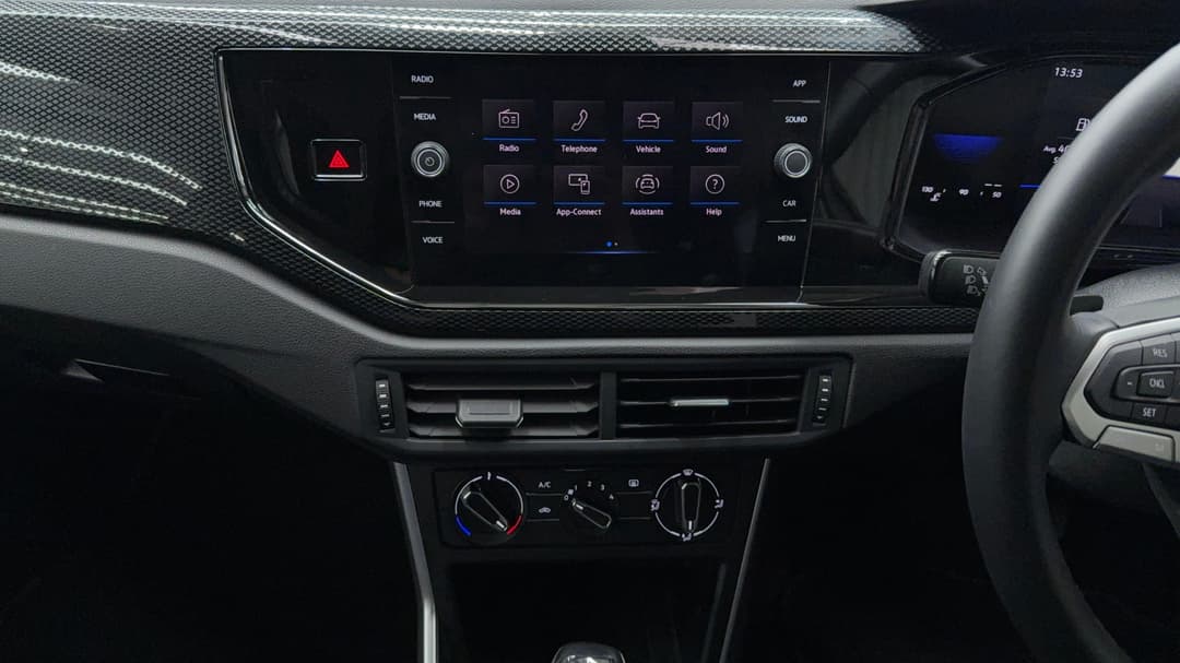 2023 Volkswagen Polo Life, Manual, 21353 km, Center Console