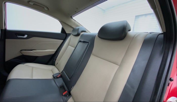 2018 Hyundai Verna 1.6 SX VTVT AT (O), Petrol, Automatic, 21,111 km, Right Side Rear Door Cabin