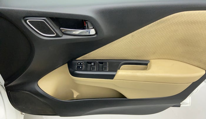 2018 Honda City V MT PETROL, Petrol, Manual, 39,634 km, Driver Side Door Panels Control