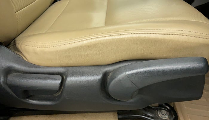 2018 Honda City V MT PETROL, Petrol, Manual, 39,634 km, Driver Side Adjustment Panel