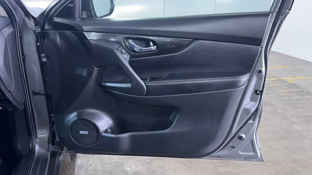 2017 Nissan X-trail Ti (4x4), Automatic, 97334 km, Speaker View