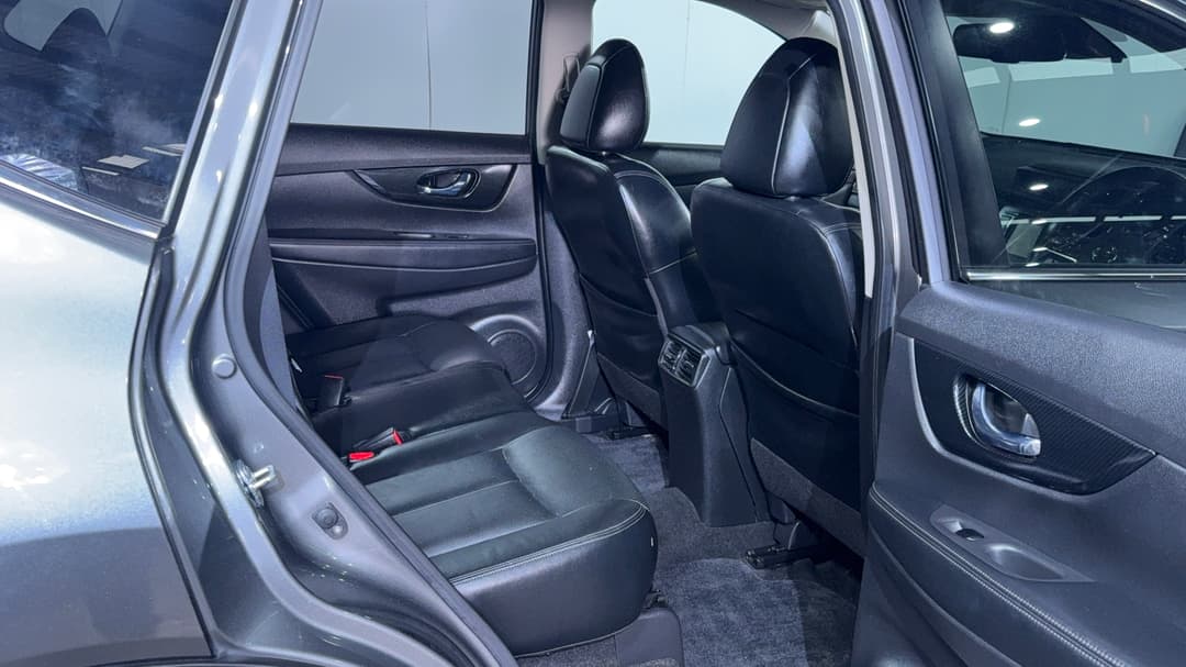 2017 Nissan X-trail Ti (4x4), Automatic, 97334 km, Right Side Rear Door Cabin View