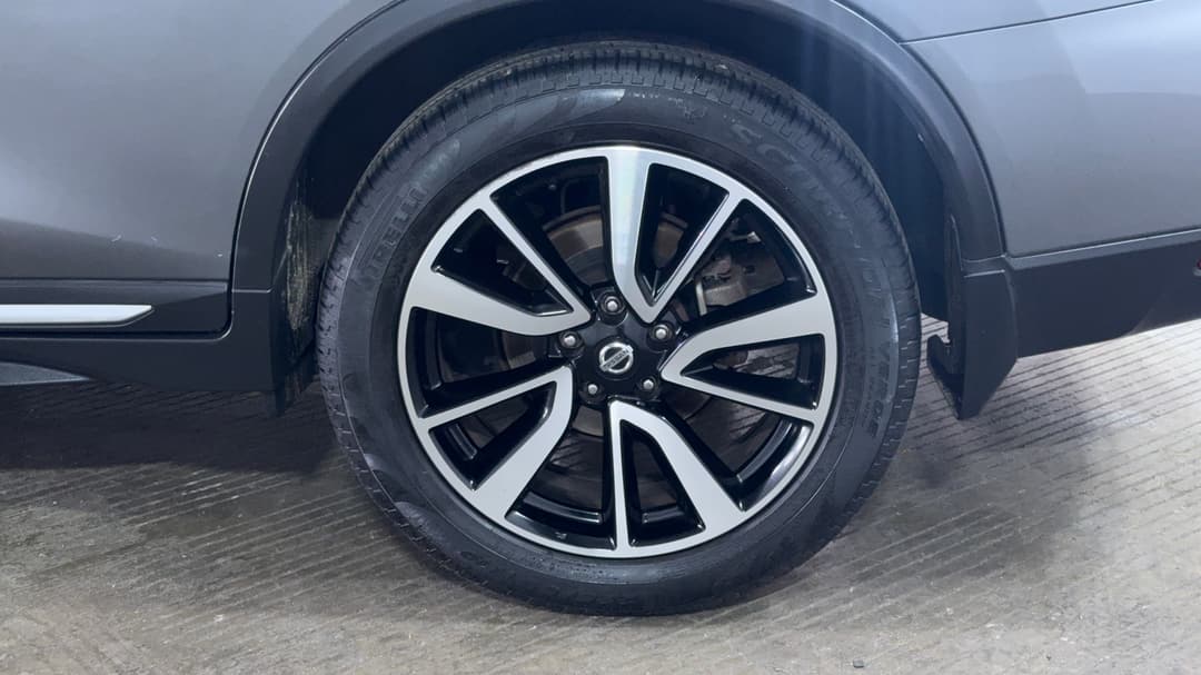 2017 Nissan X-trail Ti (4x4), Automatic, 97334 km, Left Rear Wheel