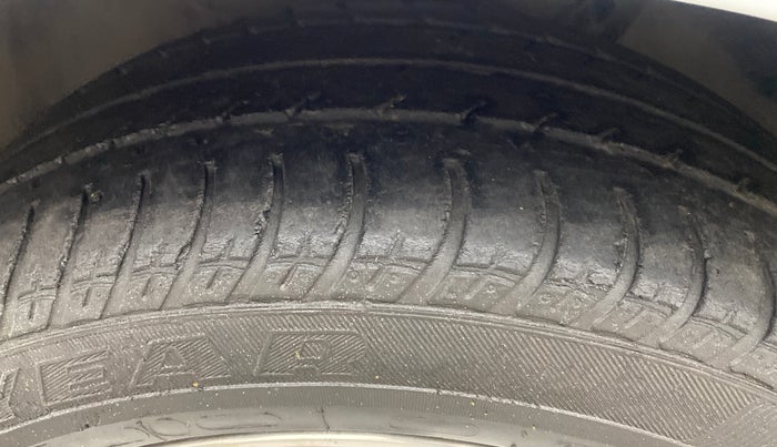 2014 Volkswagen Jetta HIGHLINE TDI AT, Diesel, Automatic, 93,738 km, Left front tyre - Minor crack