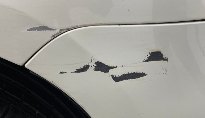 2020 Renault Duster RXE 1.3 TURBO PETROL MT, Petrol, Manual, 30,241 km, Front bumper - Minor scratches