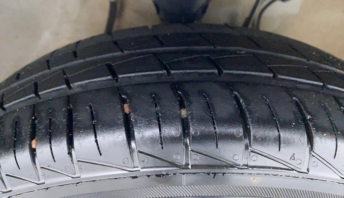 2019 Maruti Alto LXI, Petrol, Manual, 6,847 km, Right Front Tyre Tread