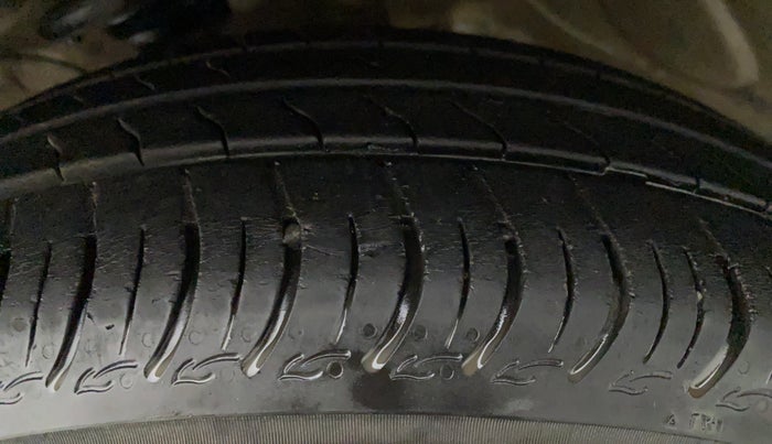 2021 Maruti S PRESSO VXI CNG, CNG, Manual, 39,855 km, Left Front Tyre Tread