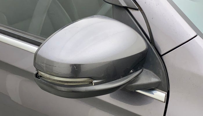 2021 Honda Amaze 1.5L I-DTEC VX CVT, Diesel, Automatic, 49,813 km, Right rear-view mirror - Cover has minor damage