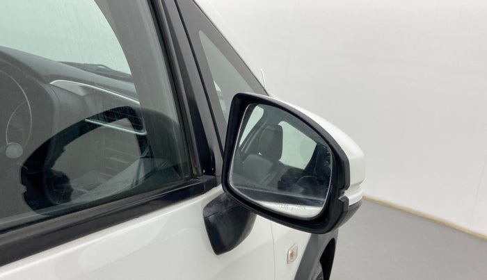 2018 Honda WR-V 1.2 i-VTEC S MT, Petrol, Manual, 59,643 km, Right rear-view mirror - Mirror motor not working