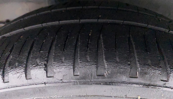 2017 Honda City V MT PETROL, Petrol, Manual, 74,838 km, Right Rear Tyre Tread