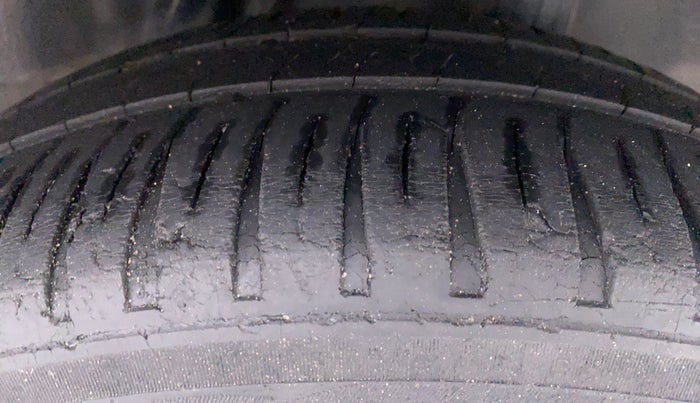2017 Honda City V MT PETROL, Petrol, Manual, 74,838 km, Left Rear Tyre Tread