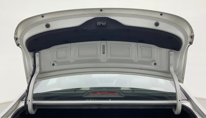 2017 Hyundai Verna 1.6 VTVT SX (O) AT, Petrol, Automatic, 95,153 km, Boot Door Open