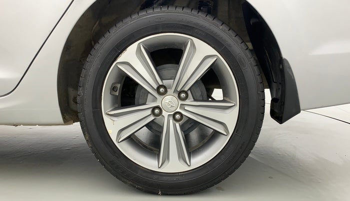 2017 Hyundai Verna 1.6 VTVT SX (O) AT, Petrol, Automatic, 95,153 km, Left Rear Wheel