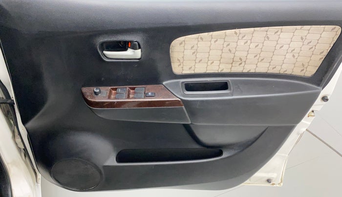 2016 Maruti Wagon R 1.0 VXI, Petrol, Manual, 73,587 km, Driver Side Door Panels Control