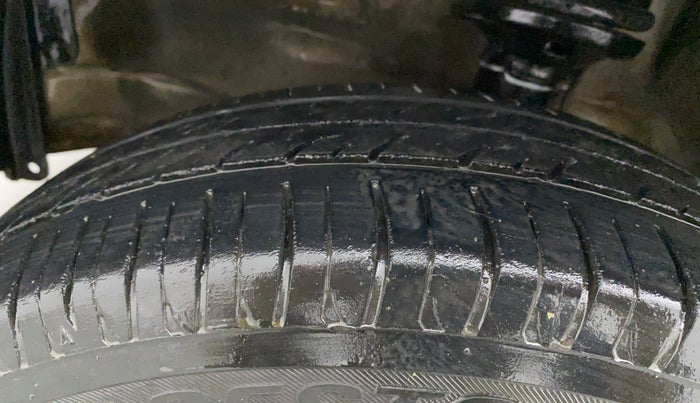 2016 Maruti Wagon R 1.0 VXI, Petrol, Manual, 73,587 km, Left Front Tyre Tread