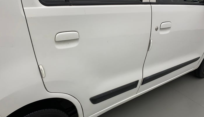 2016 Maruti Wagon R 1.0 VXI, Petrol, Manual, 73,587 km, Right rear door - Minor scratches