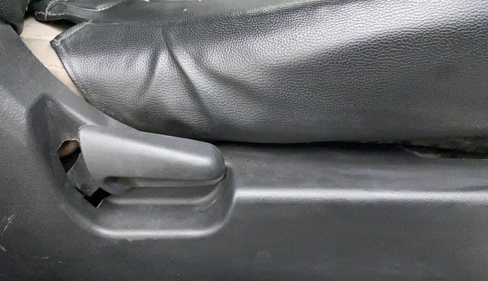 2016 Maruti Wagon R 1.0 VXI, Petrol, Manual, 73,587 km, Driver Side Adjustment Panel