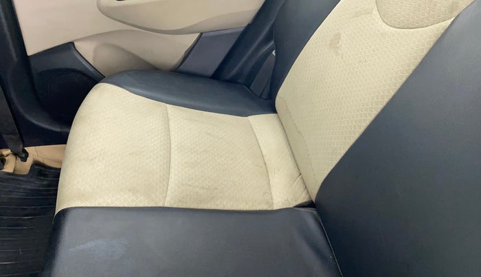 2019 Hyundai NEW SANTRO SPORTZ CNG, CNG, Manual, 80,968 km, Second-row right seat - Cover slightly stained