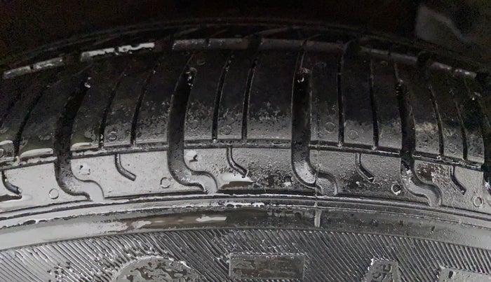 2017 Hyundai Grand i10 magna 1.2 crdi, Diesel, Manual, 65,460 km, Right Front Tyre Tread