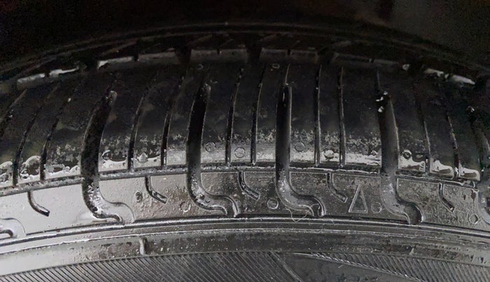 2017 Hyundai Grand i10 magna 1.2 crdi, Diesel, Manual, 65,460 km, Left Front Tyre Tread