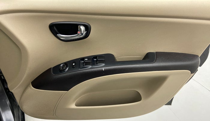 2011 Hyundai i10 SPORTZ 1.2 KAPPA2, Petrol, Manual, 33,632 km, Driver Side Door Panels Control