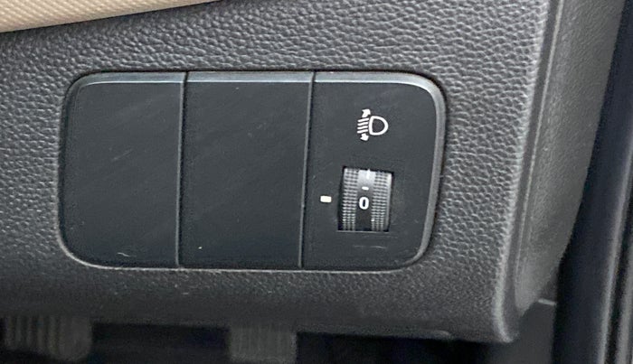 2016 Hyundai Grand i10 SPORTZ 1.2 KAPPA VTVT, Petrol, Manual, 73,848 km, Dashboard - Headlight height adjustment not working