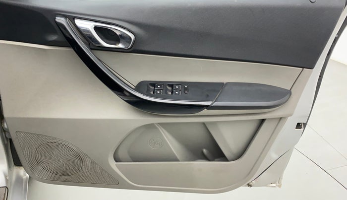 2017 Tata Tiago XZ 1.2 REVOTRON, Petrol, Manual, 14,077 km, Driver Side Door Panels Control